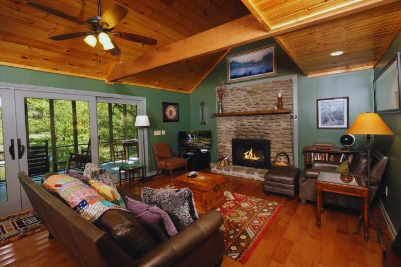 5 Reasons to Stay in a Secluded Smoky Mountain Cabin